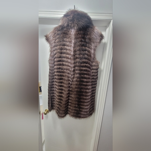Raccoon Vest with clips Unisex NWOT - Picture 2 of 4